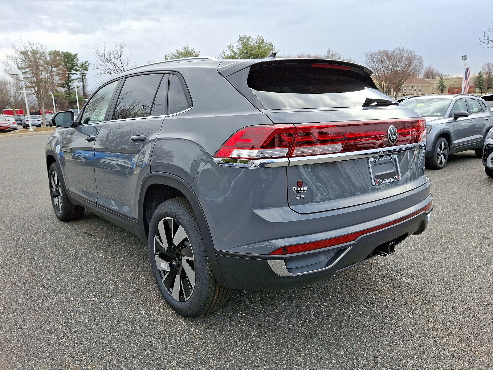 2025 Volkswagen Atlas Cross Sport SE Technology photo 3