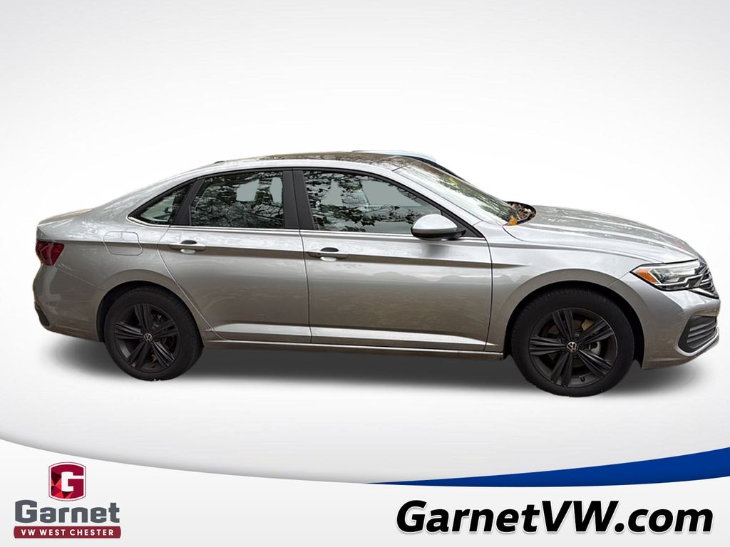 2023 Volkswagen Jetta 1.5T SE photo 4