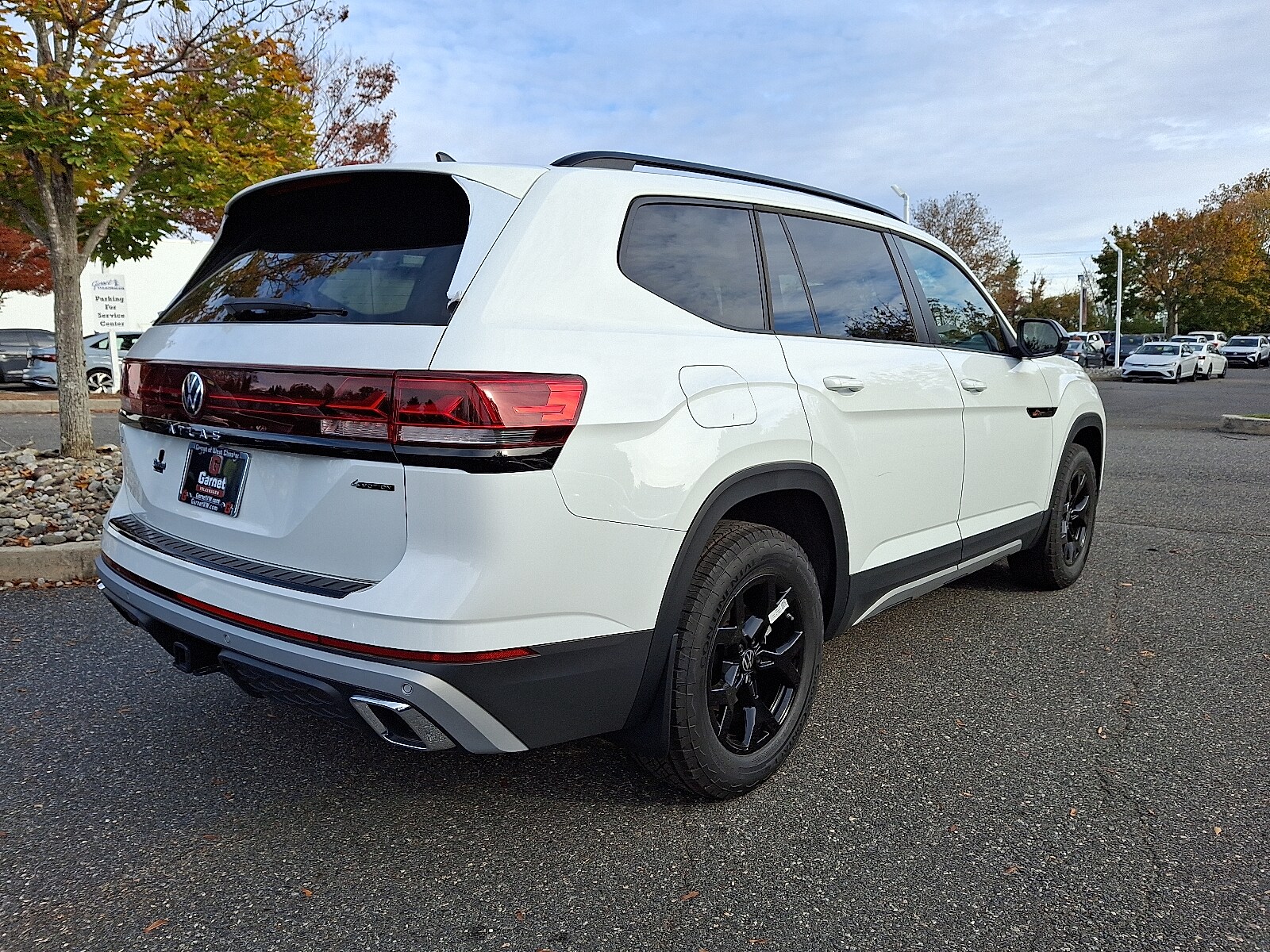 2025 Volkswagen Atlas Peak Edition SE photo 4