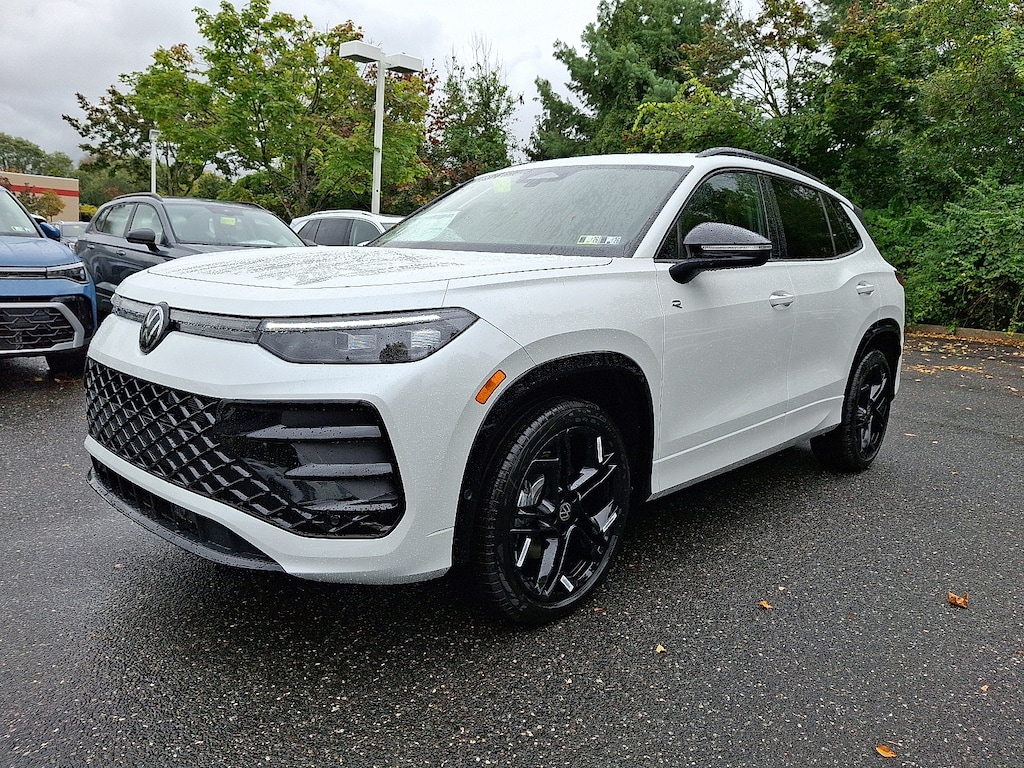 New 2025 Volkswagen Tiguan 2.0T SE R-Line Black SUV