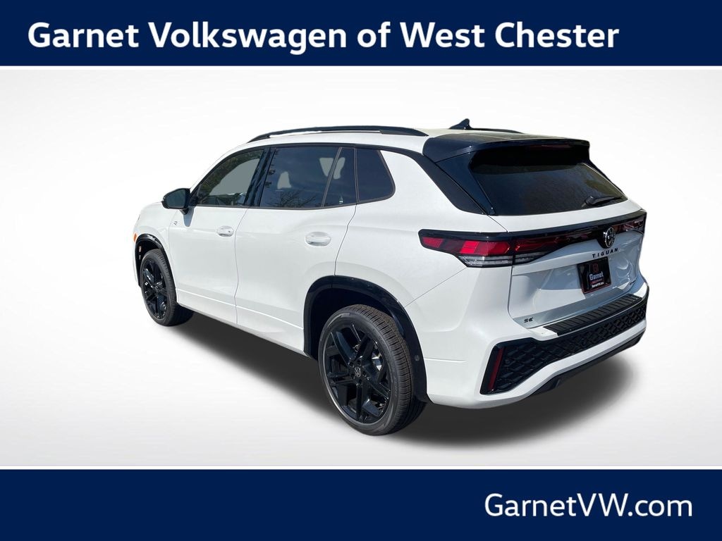 New 2026 Volkswagen Tiguan 2.0T SE R-Line Black SUV