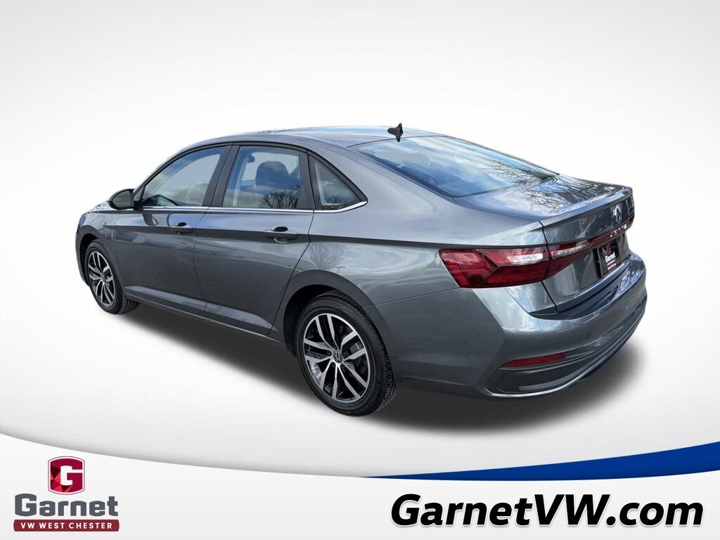 Used 2025 Volkswagen Jetta 1.5T SE Sedan