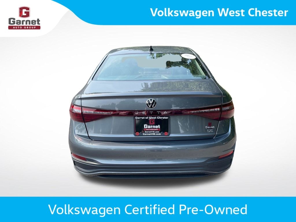 Certified 2025 Volkswagen Jetta 1.5T SE Sedan