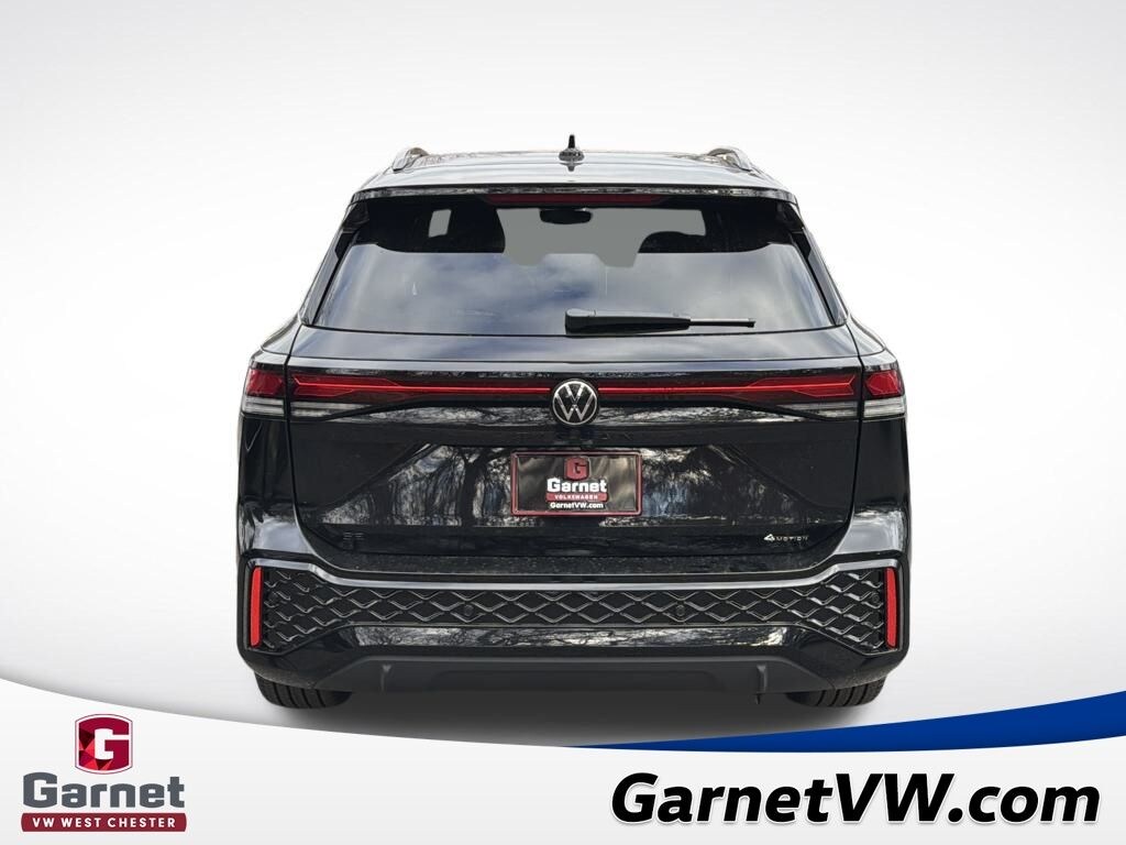 New 2026 Volkswagen Tiguan SE R-Line Black SUV