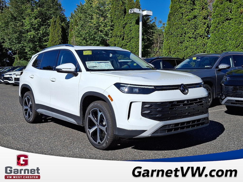 New 2025 Volkswagen Tiguan 2.0T SE SUV