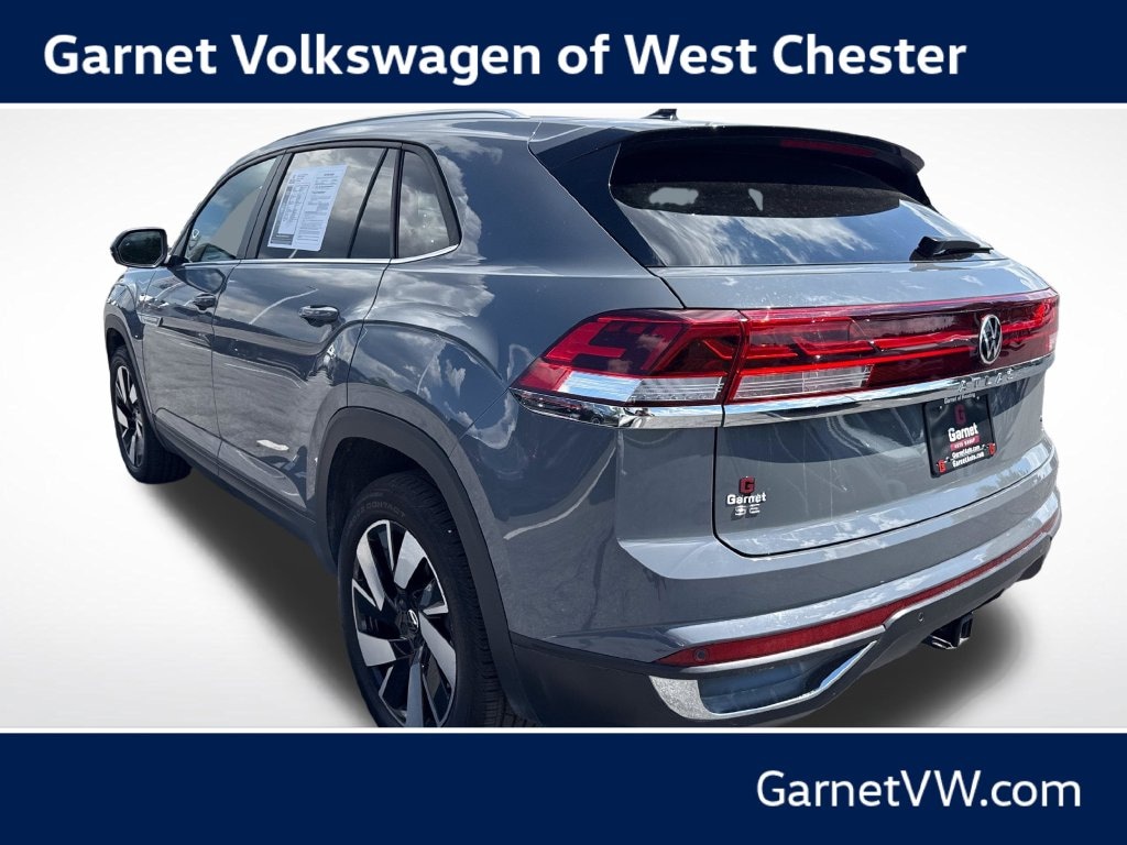 Used 2025 Volkswagen Atlas Cross Sport 2.0T SE w/Technology SUV