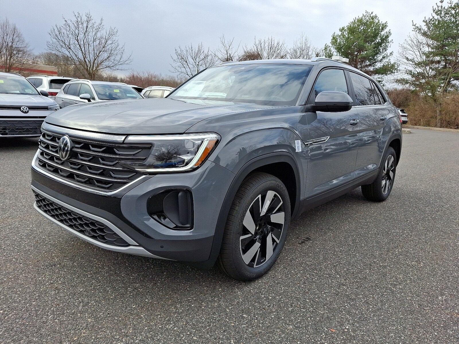2025 Volkswagen Atlas Cross Sport SE Technology photo 2