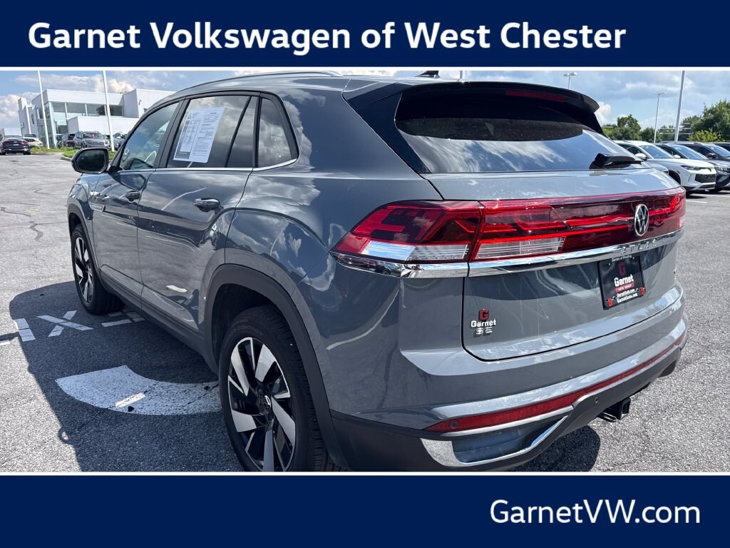 Used 2025 Volkswagen Atlas Cross Sport 2.0T SE w/Technology SUV