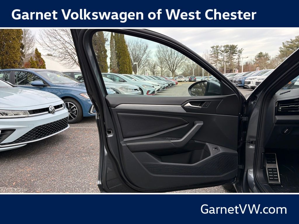 2026 Volkswagen Jetta Sport - Photo 10