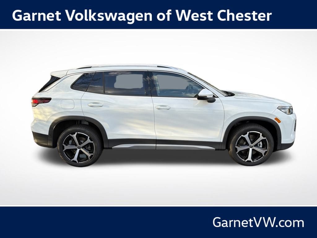 2025 Volkswagen Tiguan SE - Photo 6