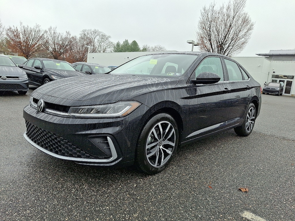 New 2025 Volkswagen Jetta 1.5T SE Sedan