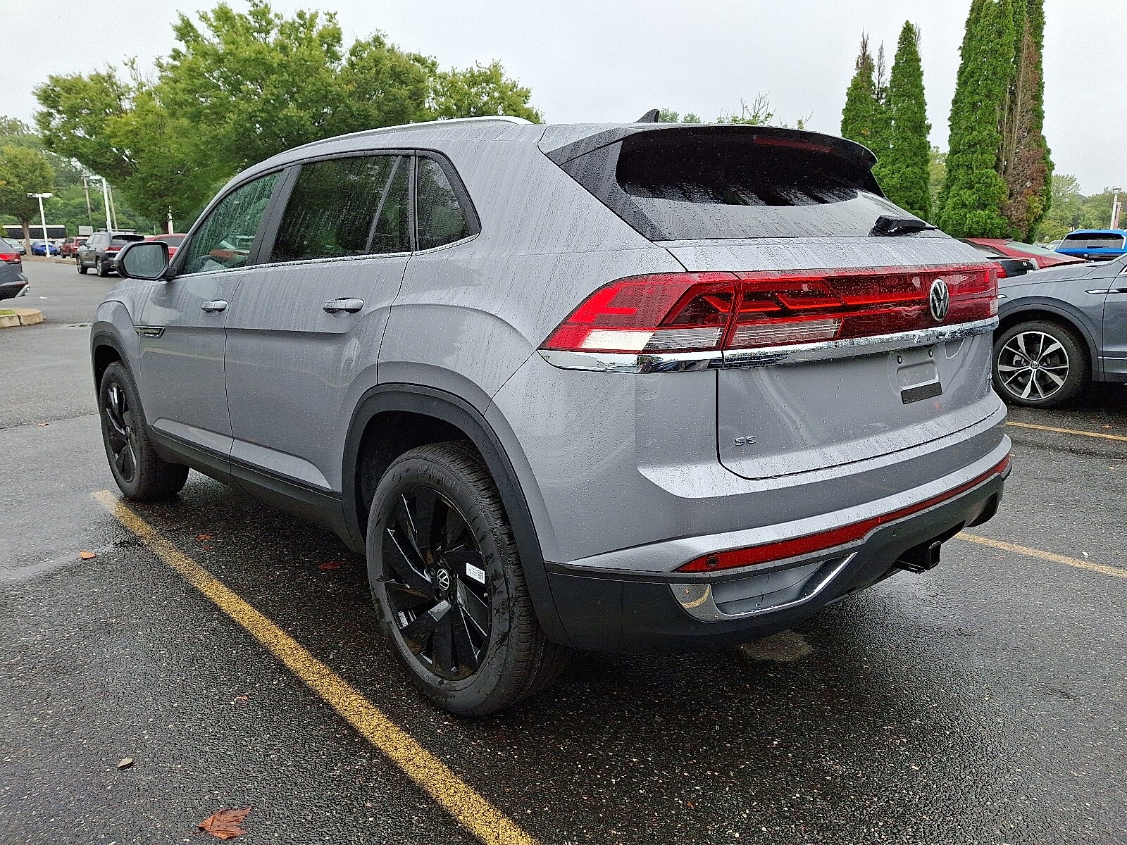 2026 Volkswagen Atlas Cross Sport SE Technology photo 3