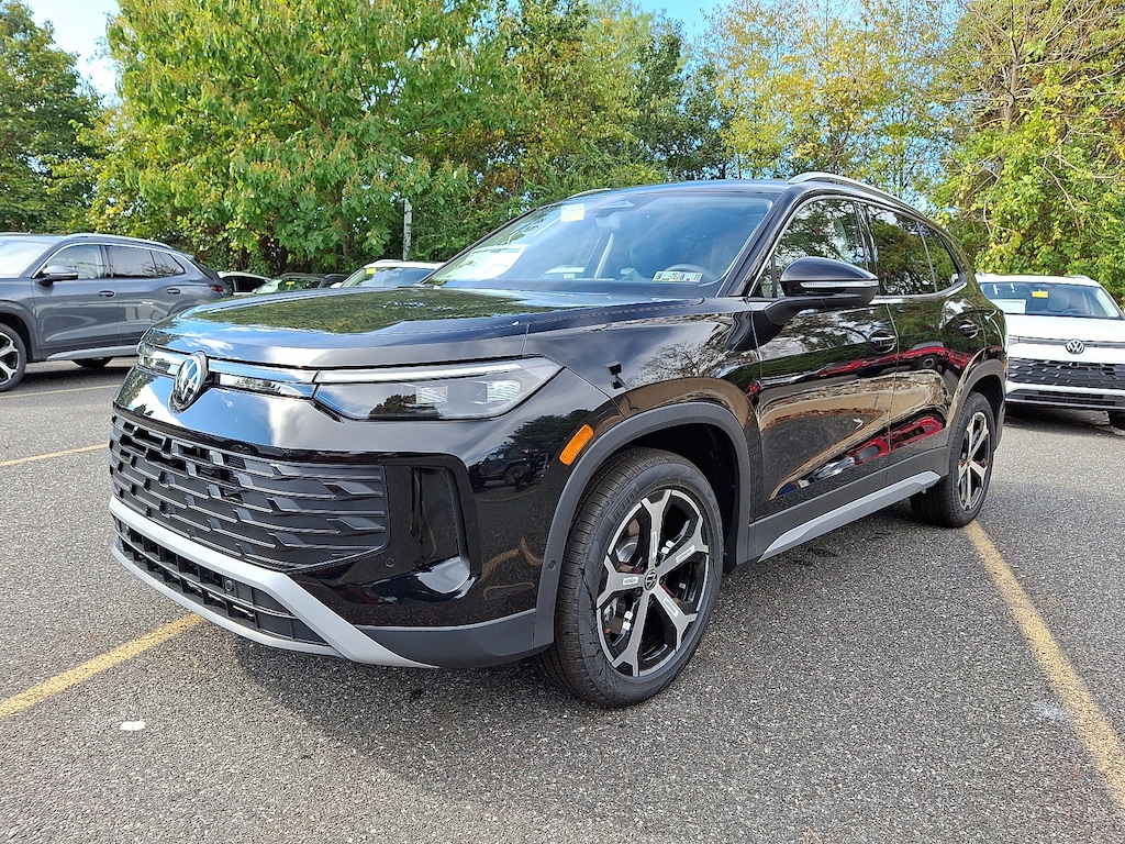 New 2025 Volkswagen Tiguan 2.0T SE SUV