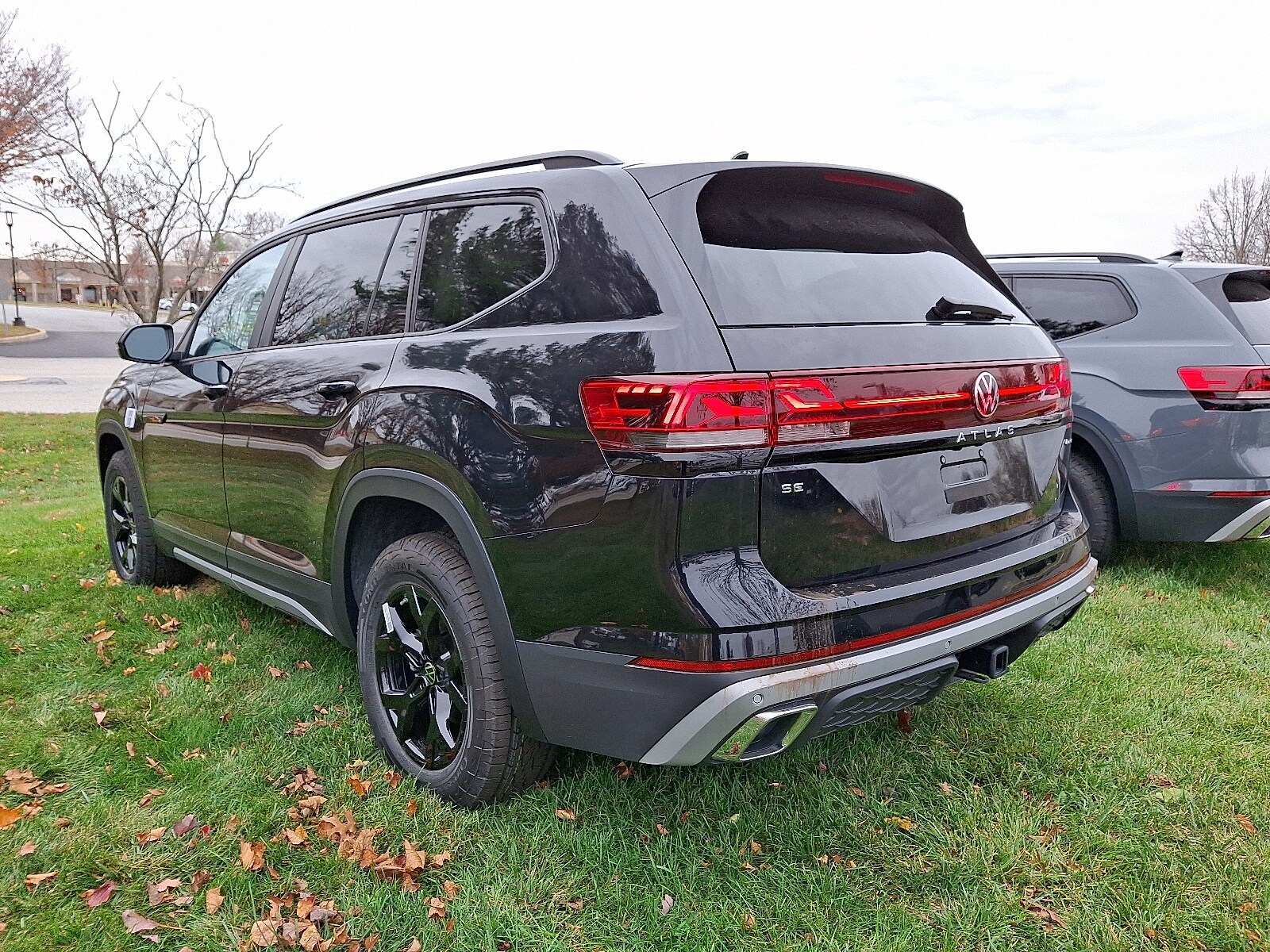 2026 Volkswagen Atlas Peak Edition SE photo 3