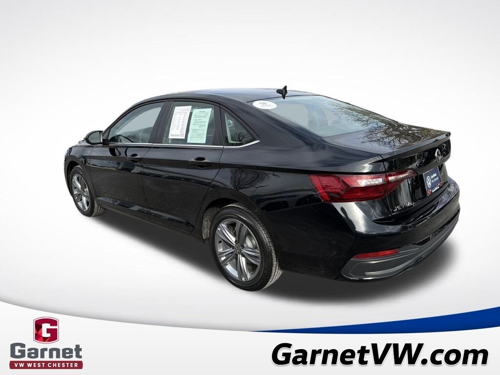 Used 2024 Volkswagen Jetta 1.5T SE Sedan