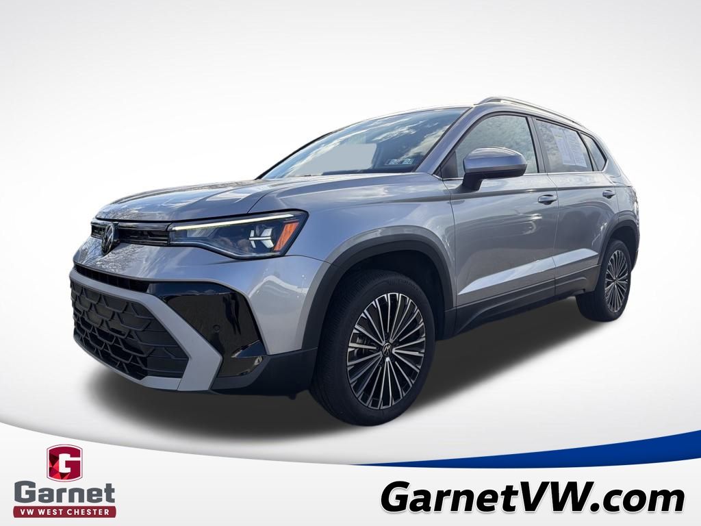 2025 Volkswagen Taos SE's photo