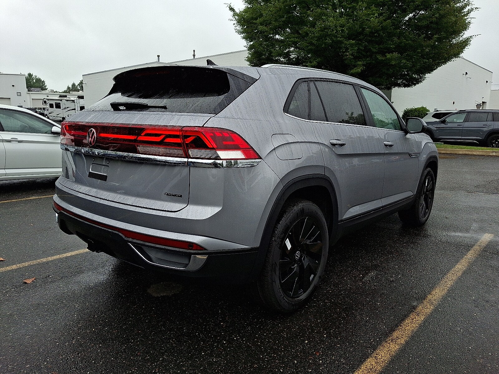 2026 Volkswagen Atlas Cross Sport SE Technology photo 4