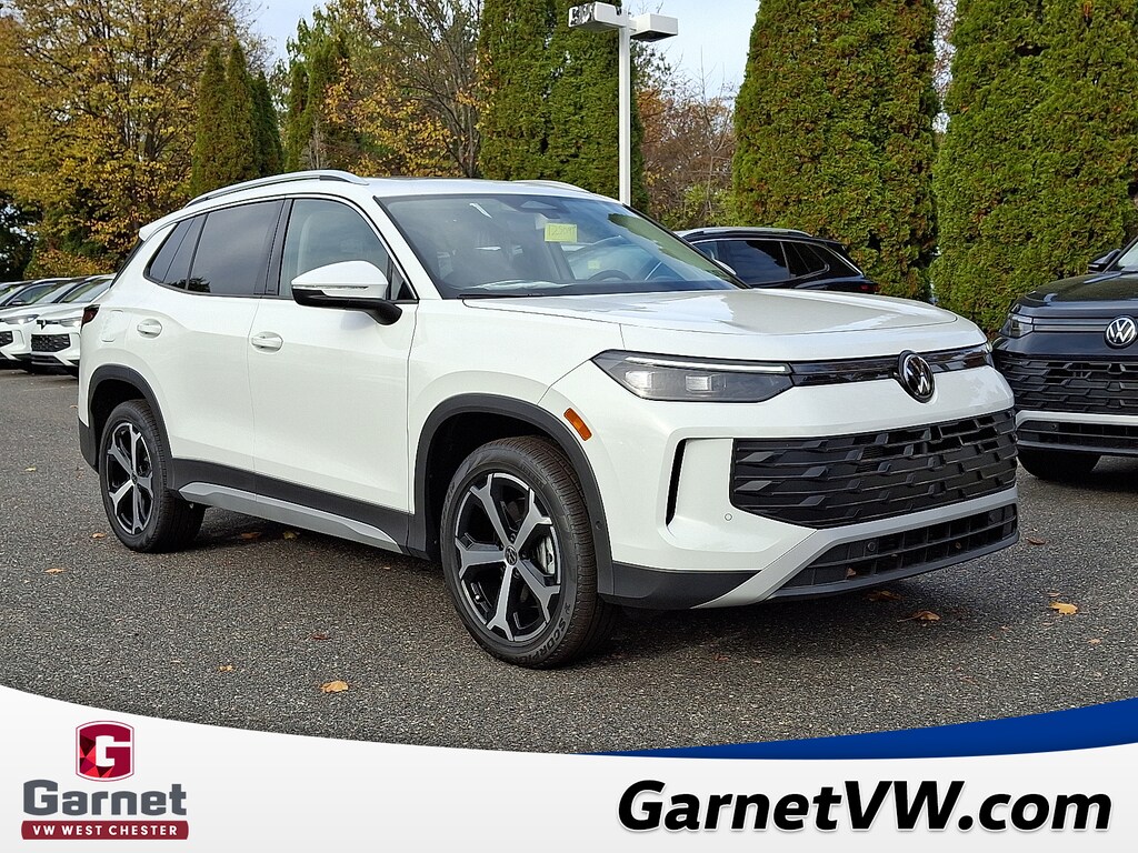 New 2025 Volkswagen Tiguan 2.0T SE SUV