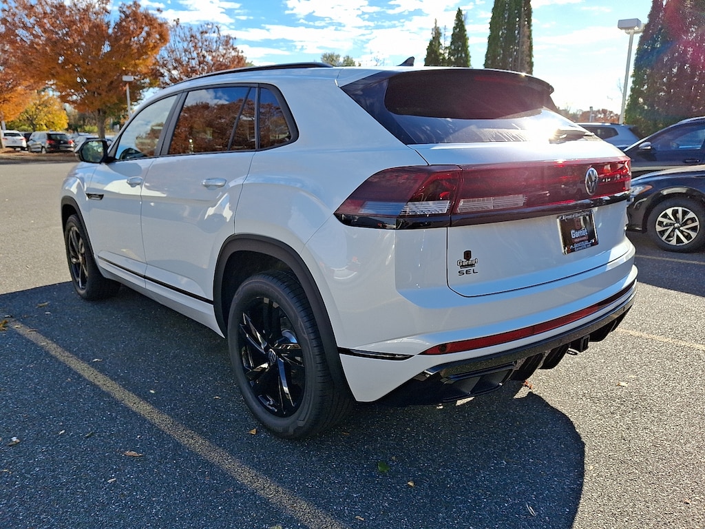 New 2026 Volkswagen Atlas Cross Sport 2.0T SEL R-Line Black SUV