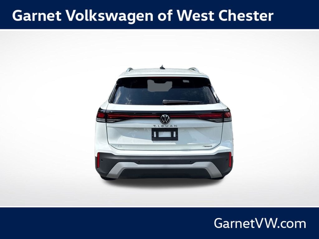 New 2026 Volkswagen Tiguan 2.0T SE SUV