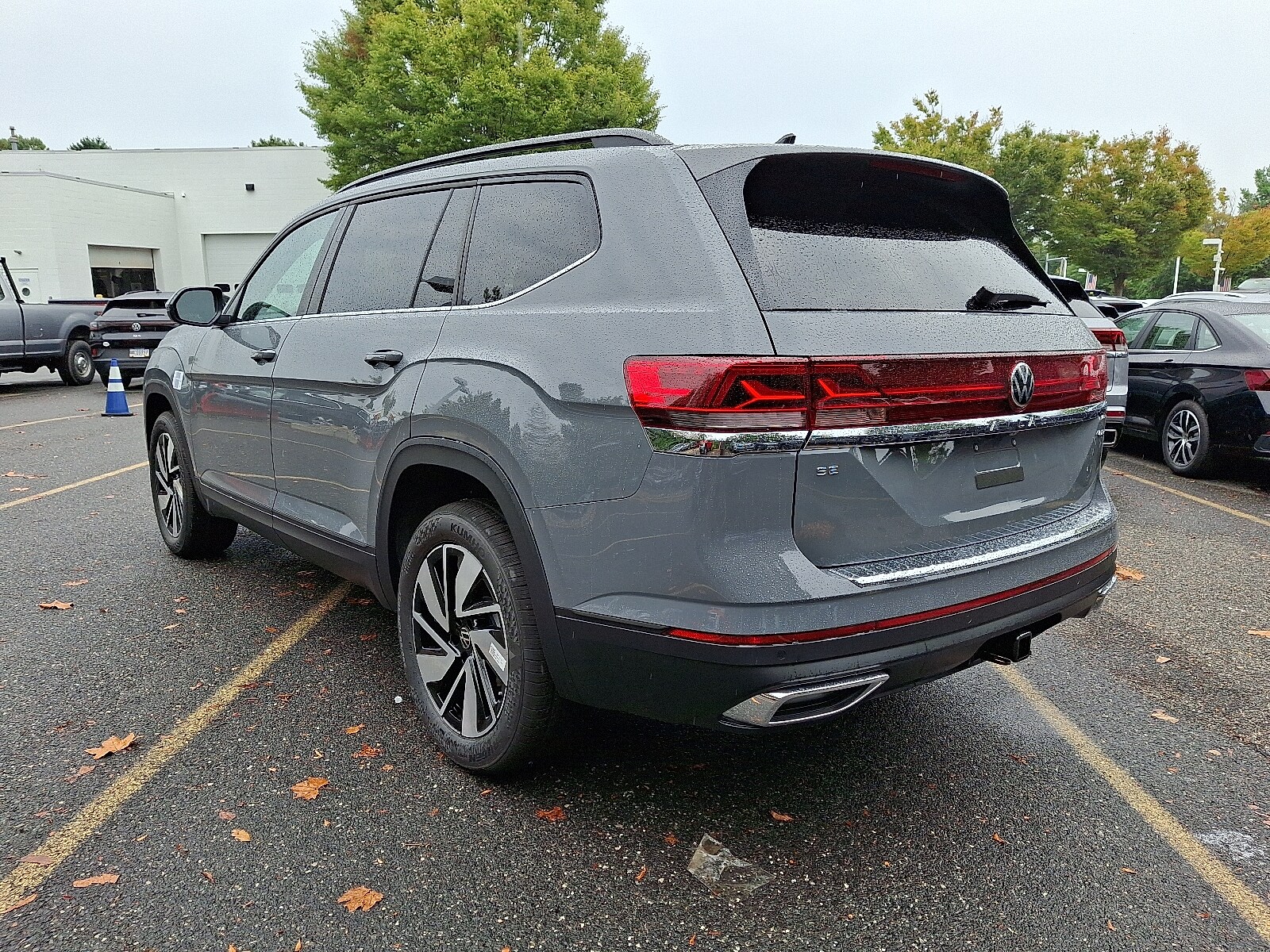 2026 Volkswagen Atlas SE Technology photo 3