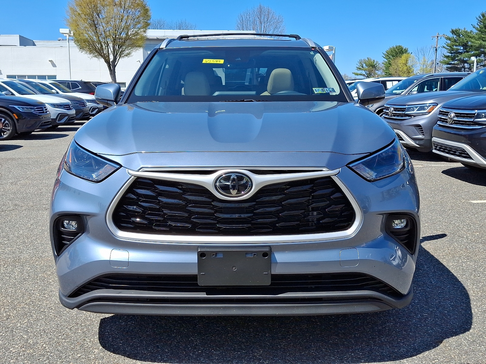 Used 2022 Toyota Highlander XLE with VIN 5TDGZRBH0NS233926 for sale in West Chester, PA