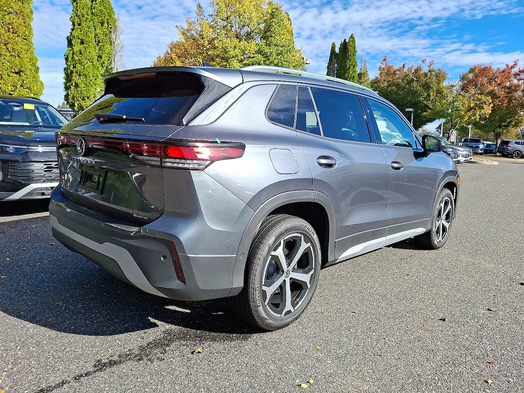 New 2025 Volkswagen Tiguan 2.0T SE SUV