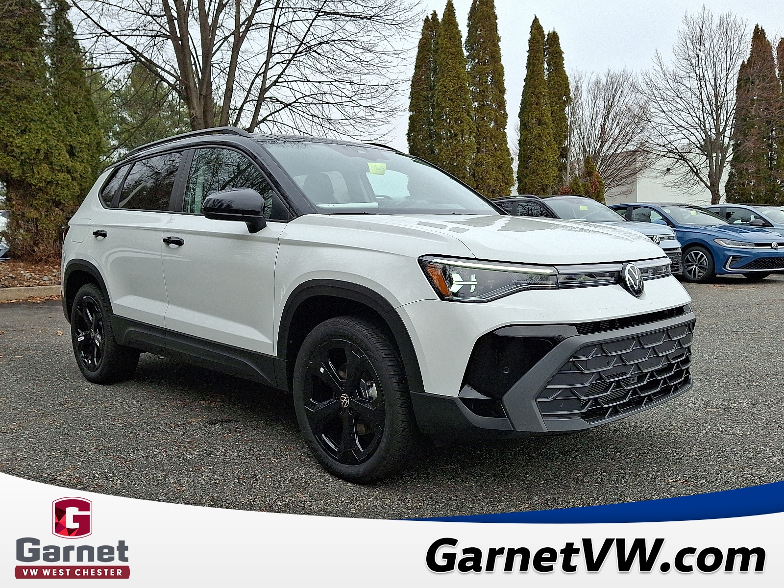 2026 Volkswagen Taos SE Black's photo