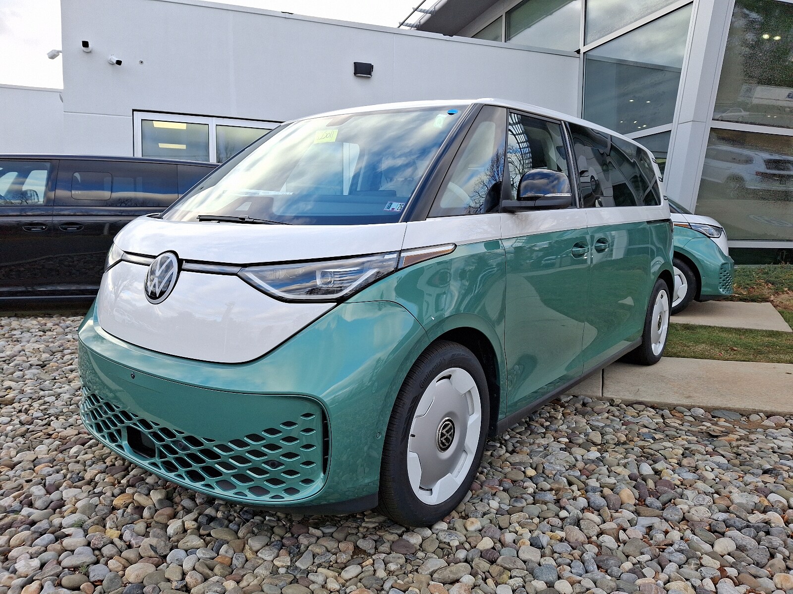 2025 Volkswagen ID. Buzz photo 2