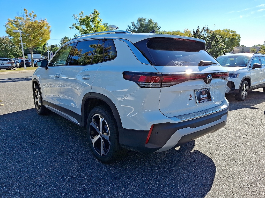New 2025 Volkswagen Tiguan 2.0T SE SUV