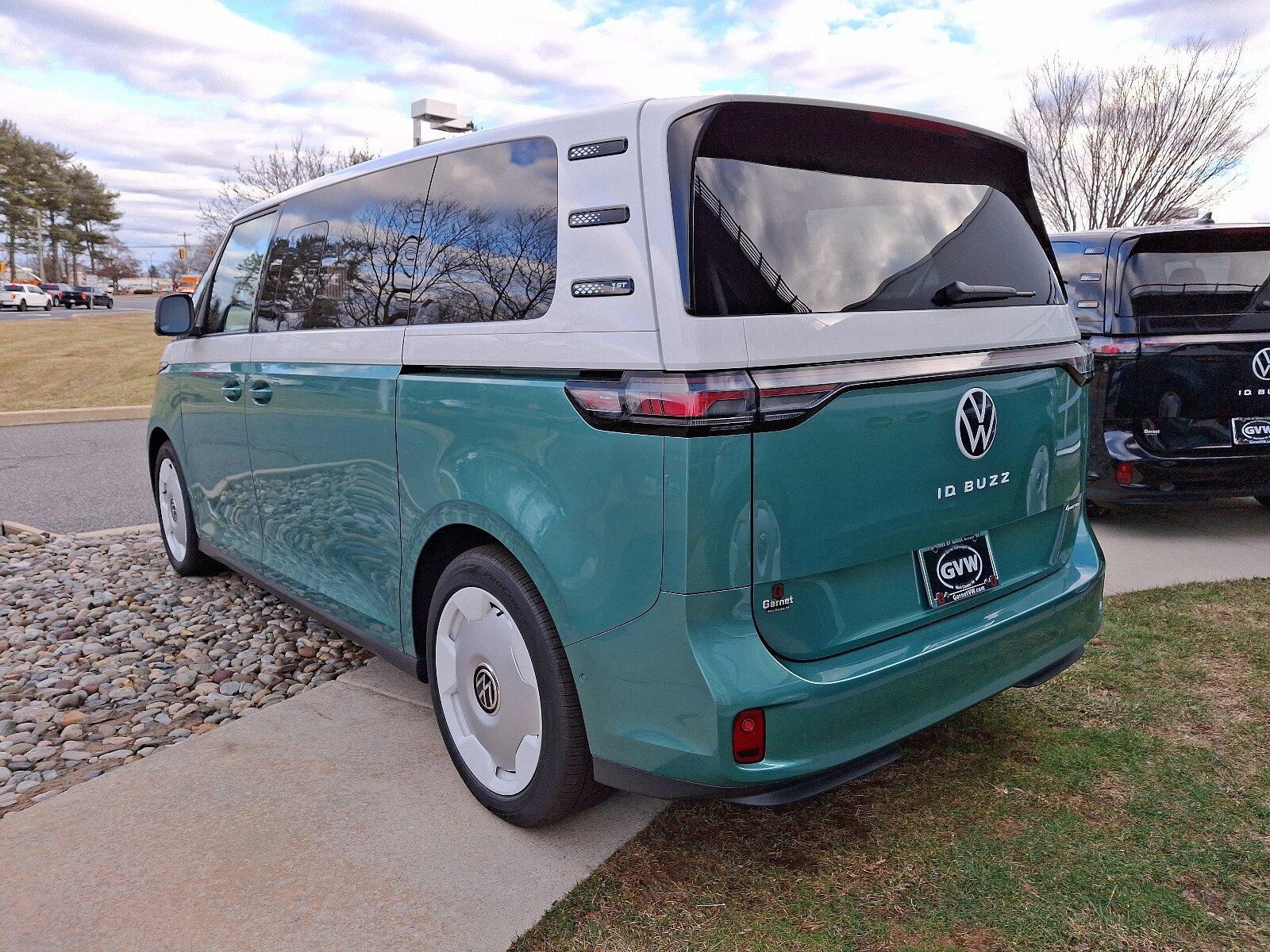 2025 Volkswagen ID. Buzz photo 3