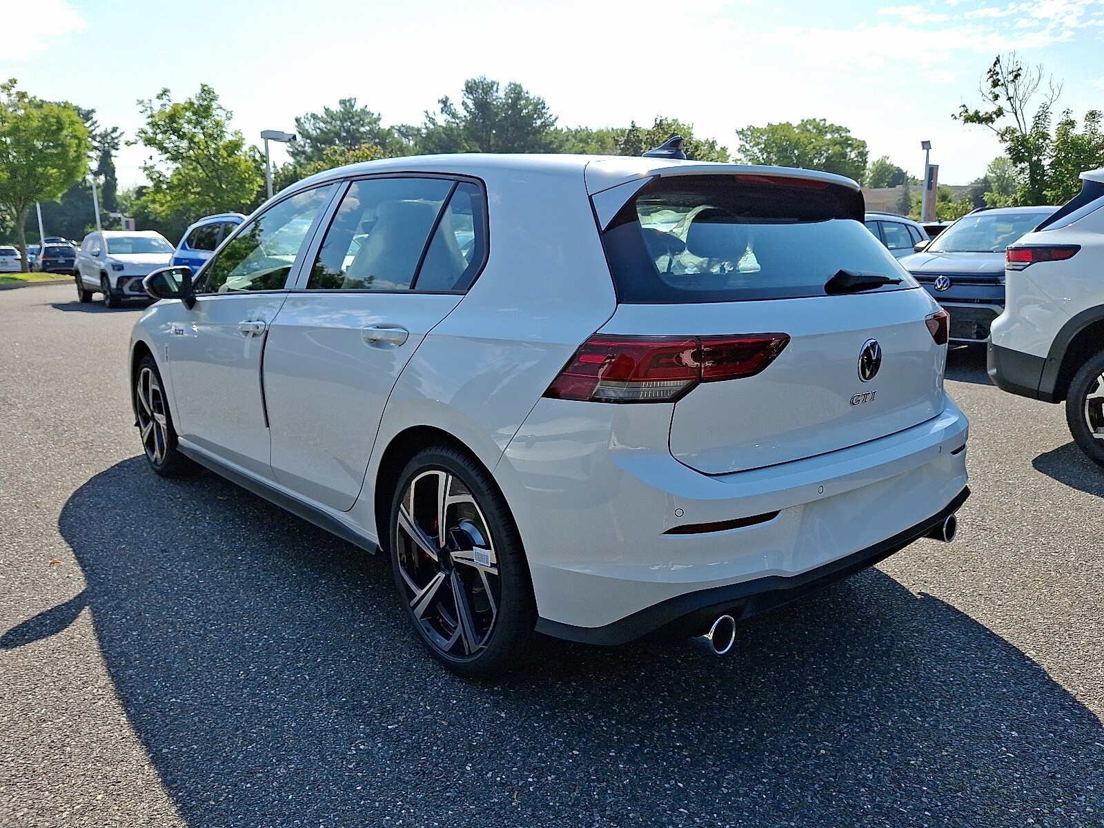 2025 Volkswagen Golf GTI SE photo 3
