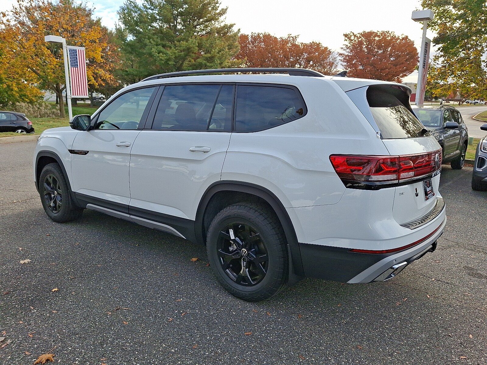 2025 Volkswagen Atlas Peak Edition SE photo 3