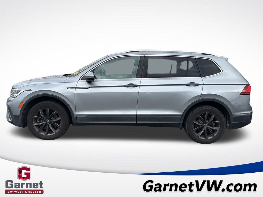 2022 Volkswagen Tiguan SE photo 2