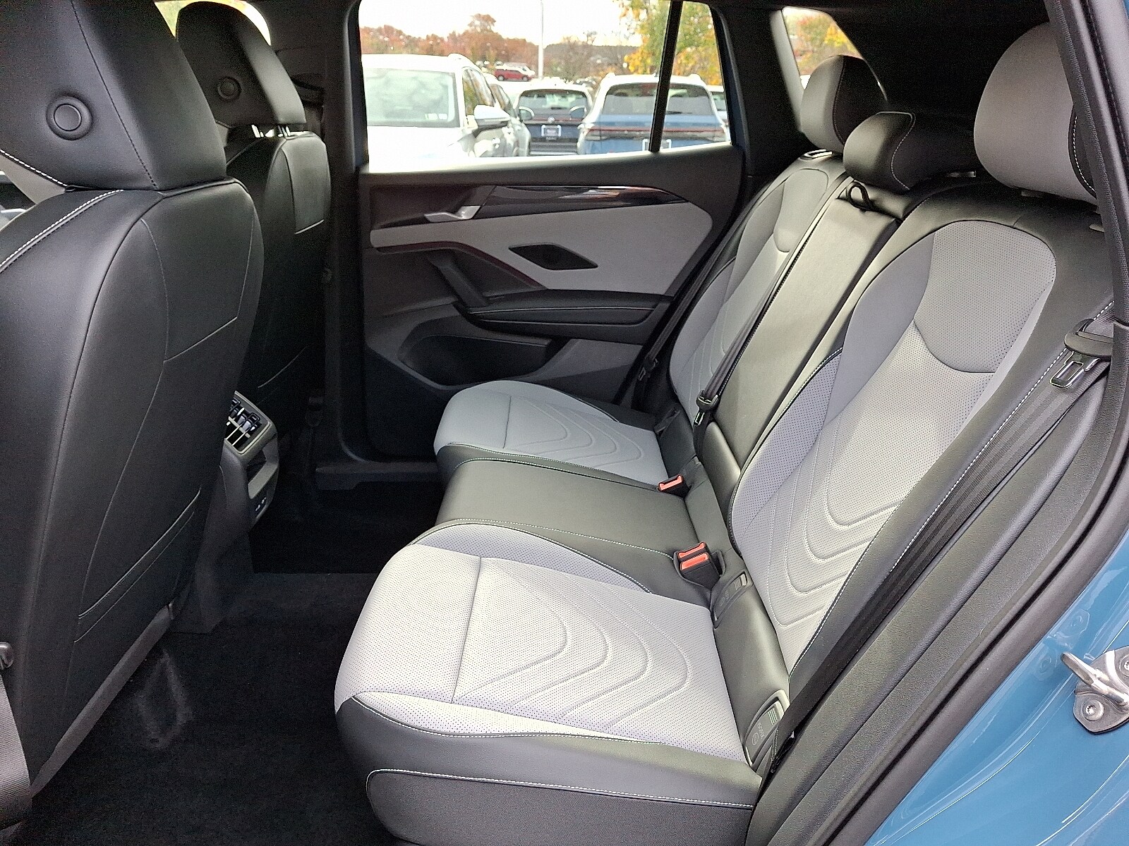 2025 Volkswagen Tiguan SE R-Line Black photo 4