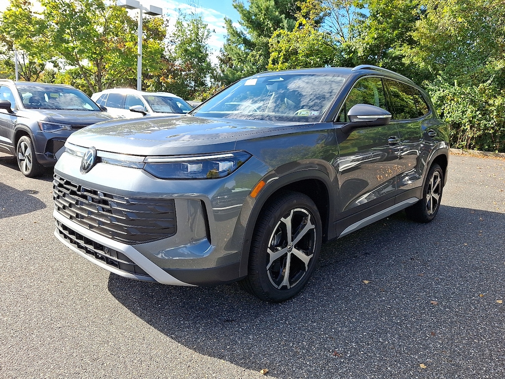 New 2025 Volkswagen Tiguan 2.0T SE SUV