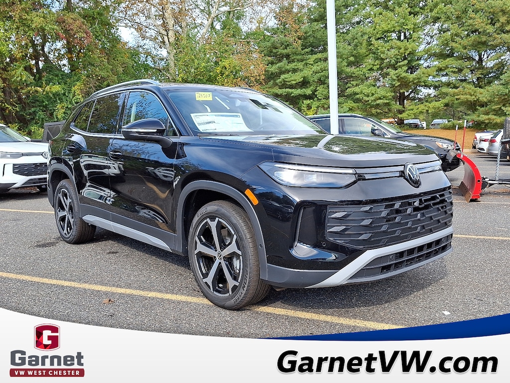 New 2025 Volkswagen Tiguan 2.0T SE SUV