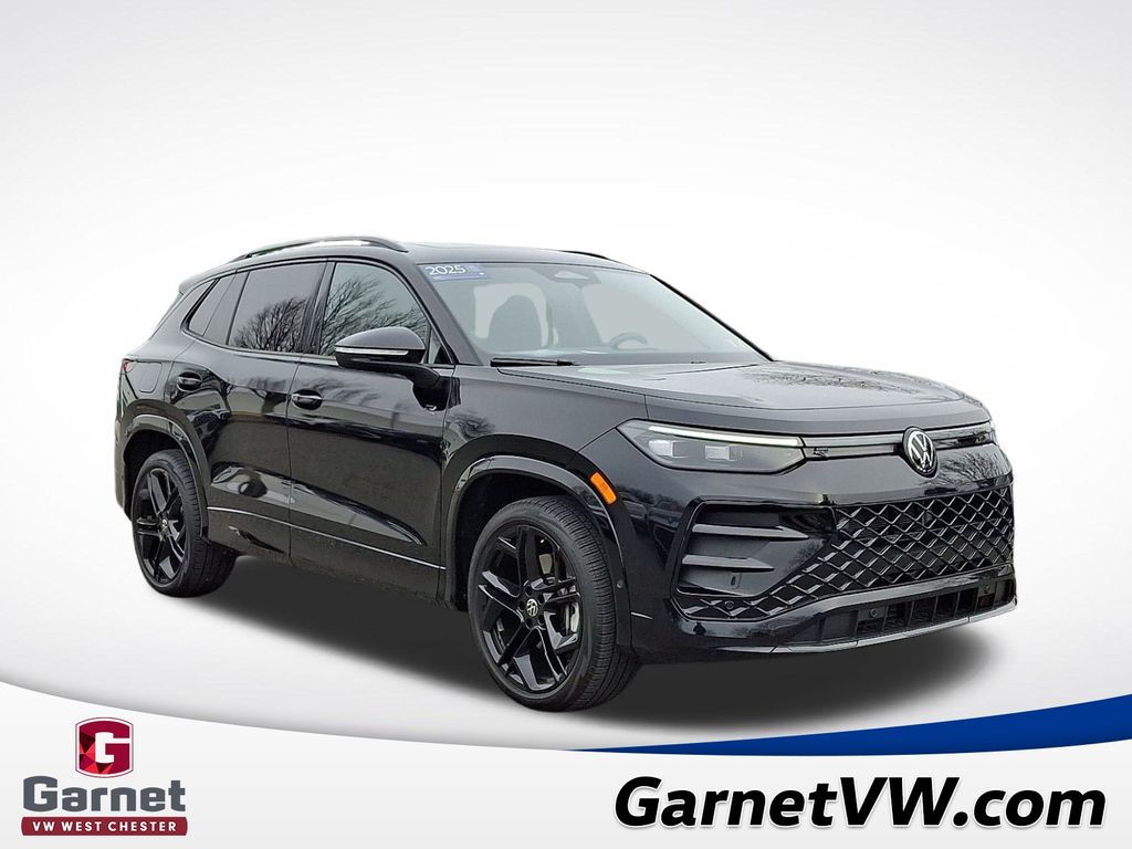 2025 Volkswagen Tiguan SE R-LINE BLACK
