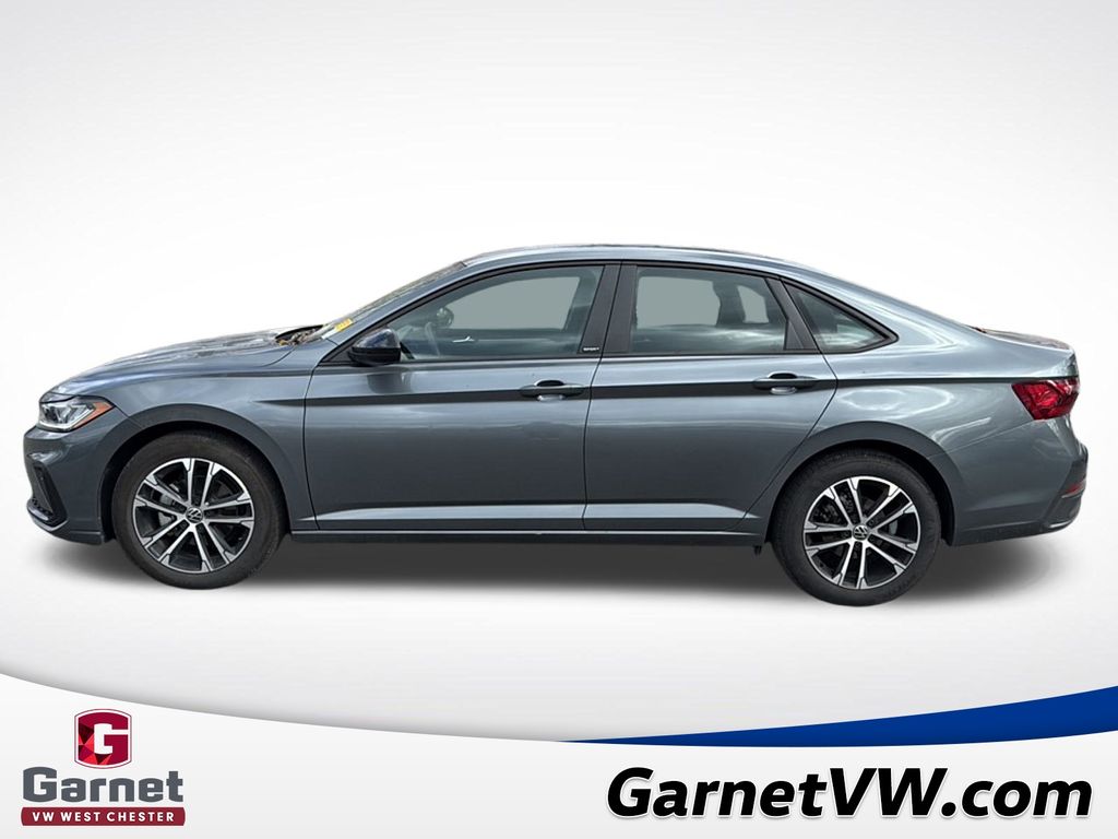 2025 Volkswagen Jetta 1.5T Sport photo 2