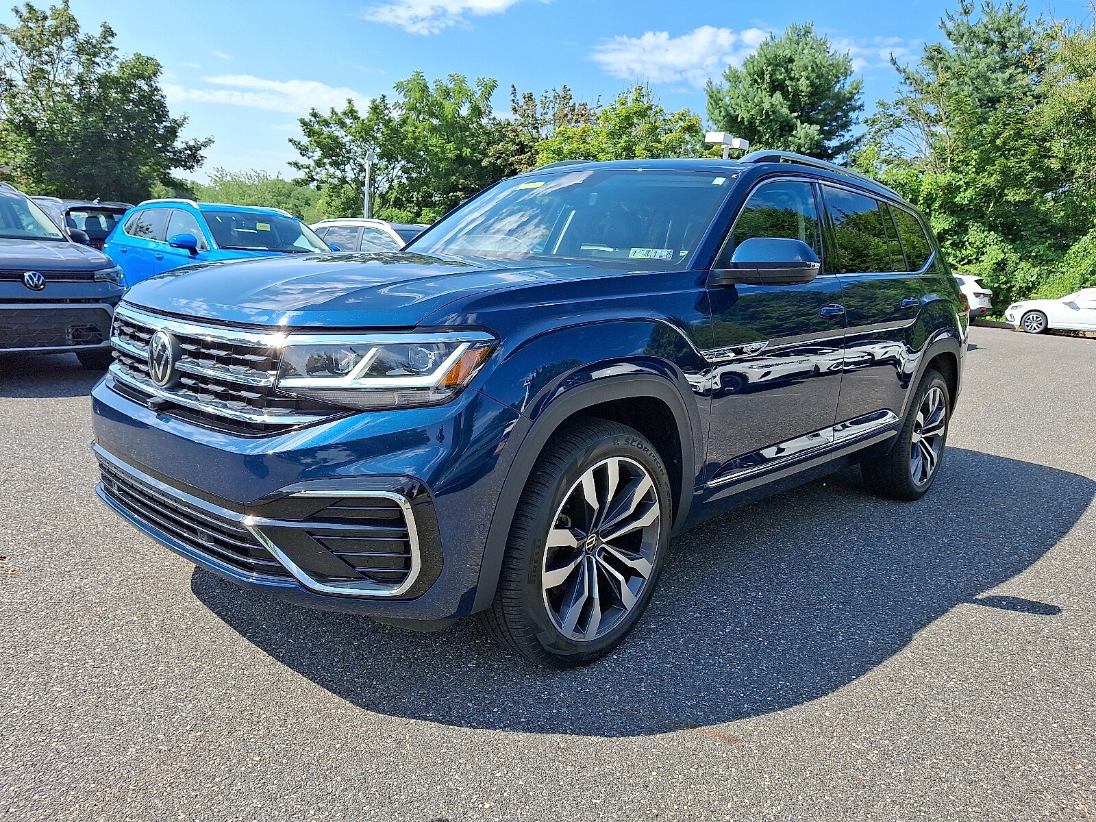 2023 Volkswagen Atlas V6 SEL Premium R-Line photo 3