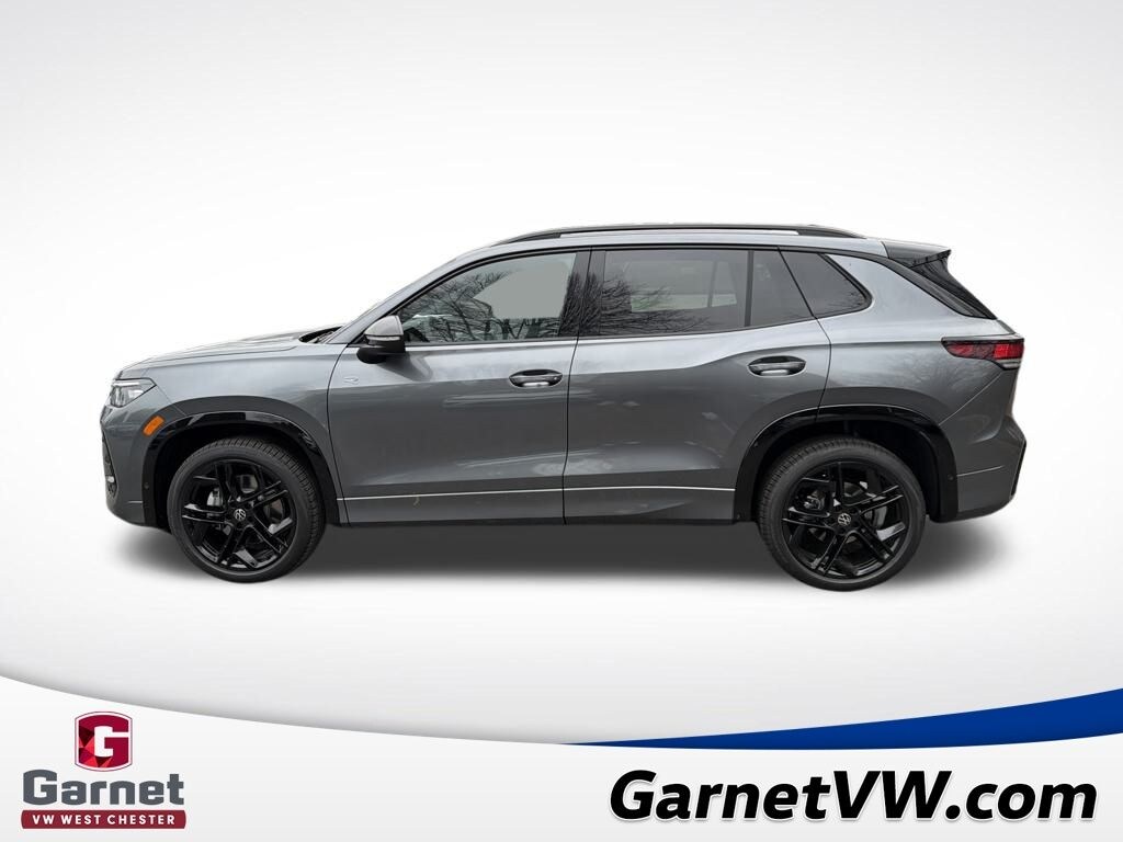 New 2026 Volkswagen Tiguan SE R-Line Black SUV