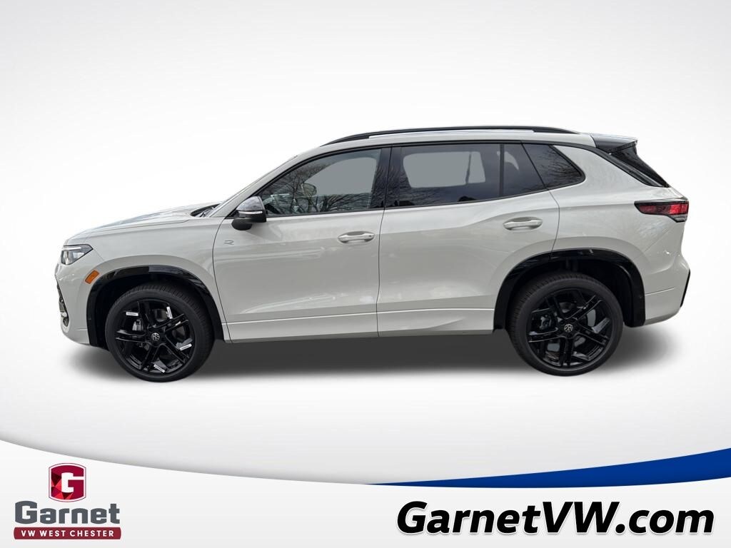 New 2026 Volkswagen Tiguan SE R-Line Black SUV