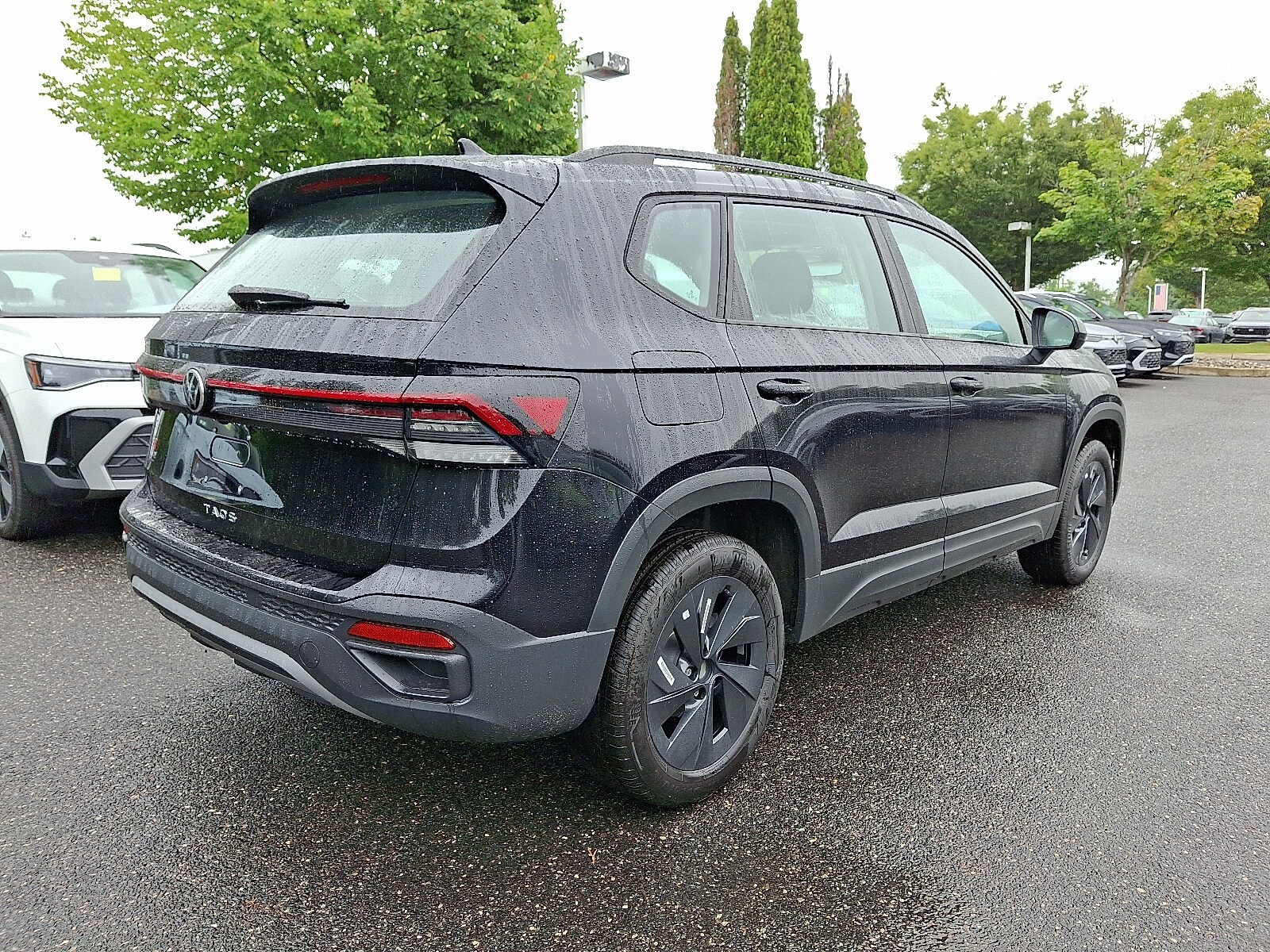 2025 Volkswagen Tiguan SE R-Line Black photo 2