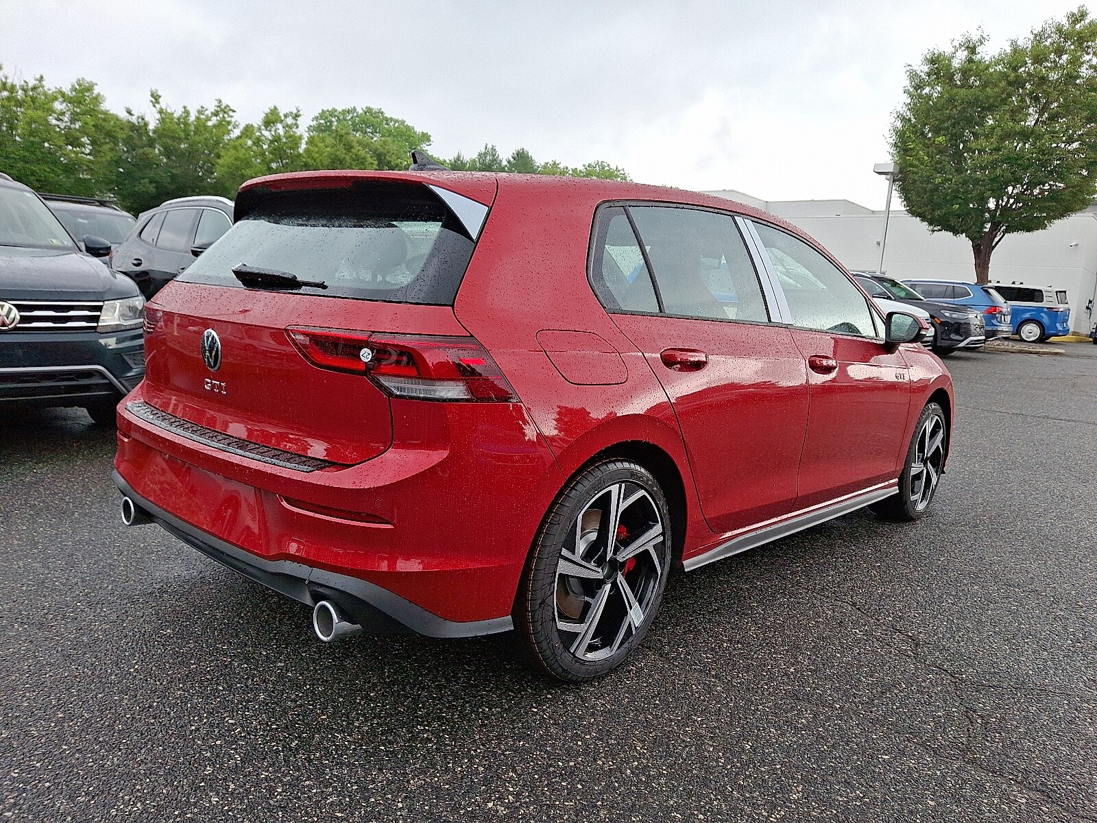 2025 Volkswagen Golf GTI SE photo 4