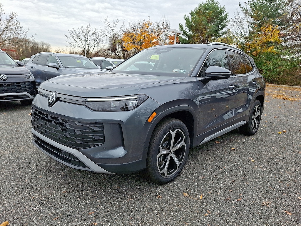 New 2026 Volkswagen Tiguan SE SUV