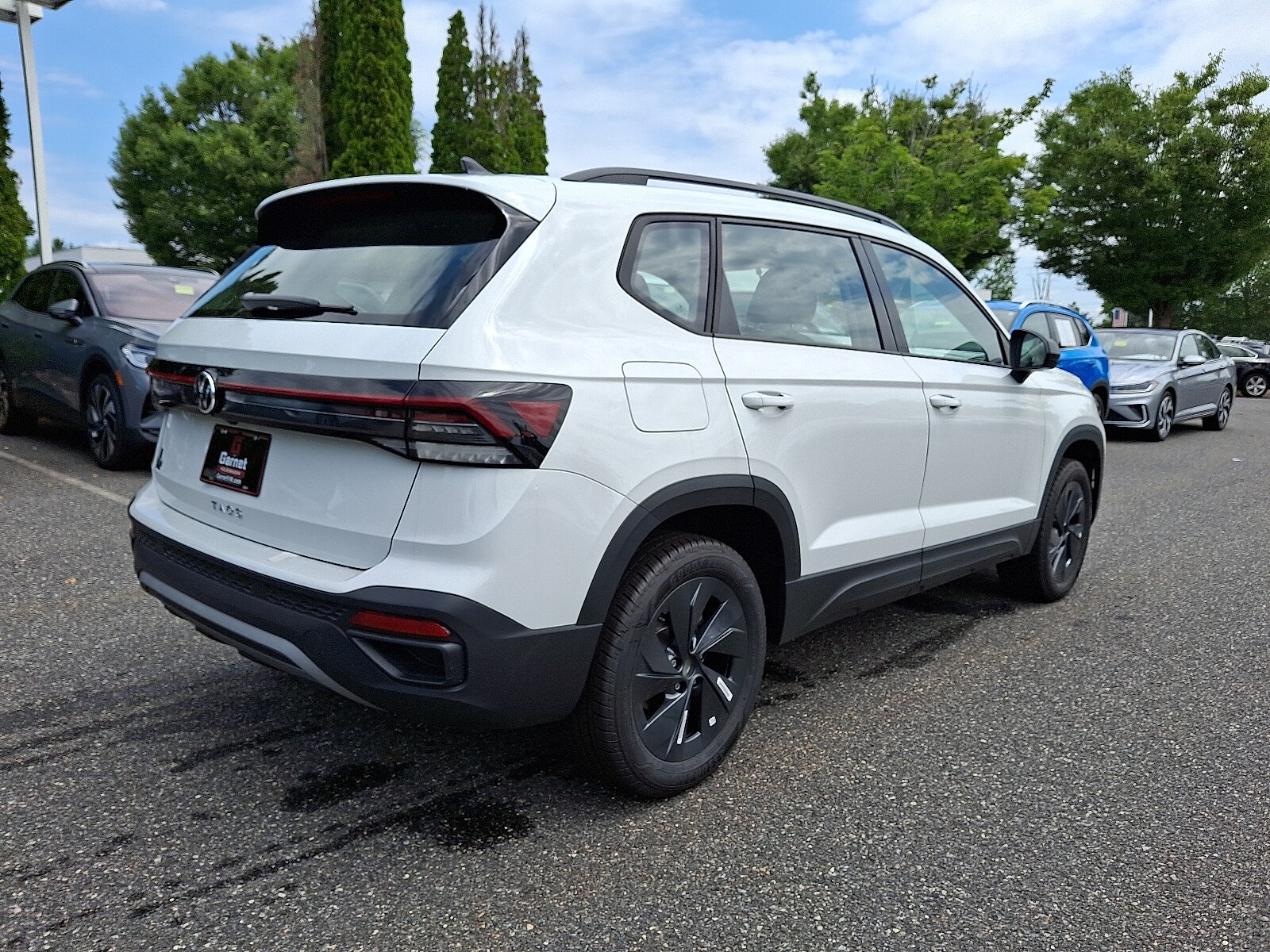 2025 Volkswagen Taos S photo 4