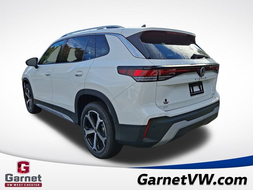 New 2025 Volkswagen Tiguan 2.0T SE SUV