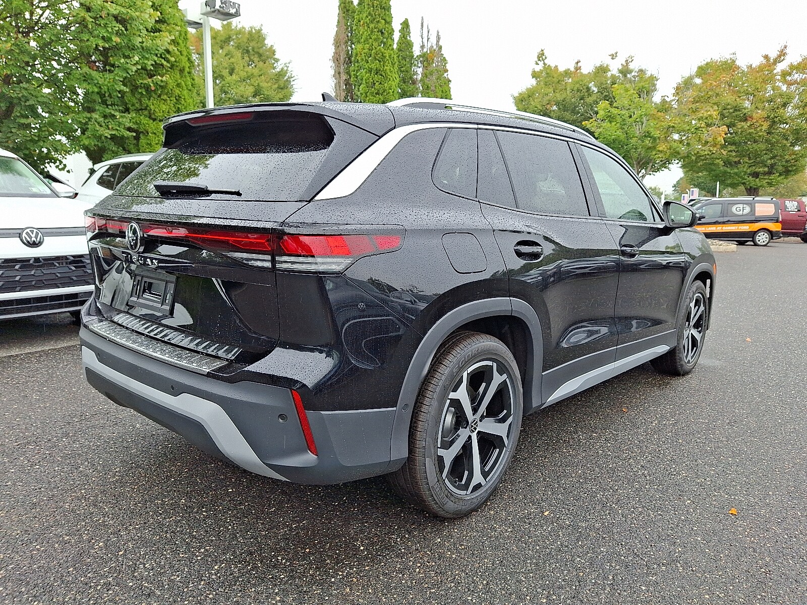 2025 Volkswagen Tiguan SE photo 4