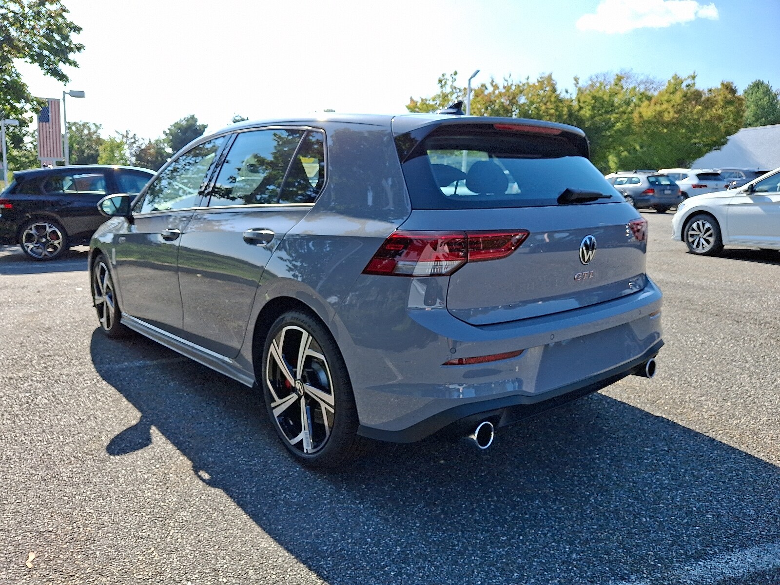 2025 Volkswagen Golf GTI SE photo 3