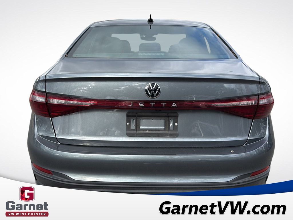 2025 Volkswagen Jetta 1.5T Sport photo 4